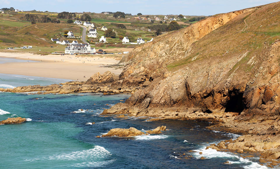 Nearby campsite Pors Peron in Brittany - la baie des trépassés