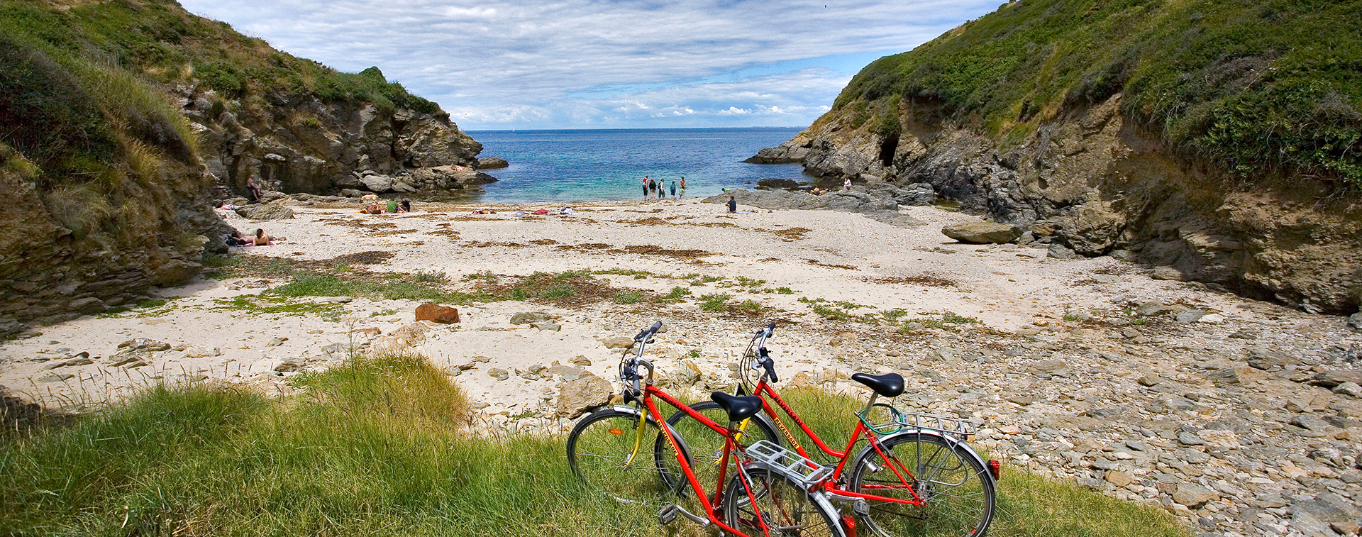 Découverte de l'arrière-pays à vélo et des plages de la Côte de Cornouaille, lors de votre séjour au camping Pors Peron à Beuzec-Cap-Sizun