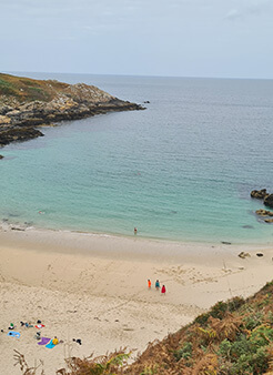 Plage à proximité du camping 3 étoiles en Bretagne Pors Peron