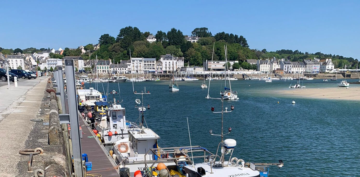 Port d’Audierne aux alentours du camping Pors Peron près de la Baie des Trépassés en Bretagne