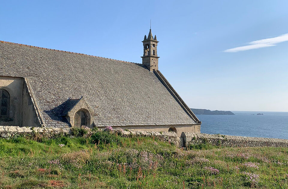 La Pointe du Raz, aux alentours du camping Pors Peron près de la baie des trépassés en bretagne