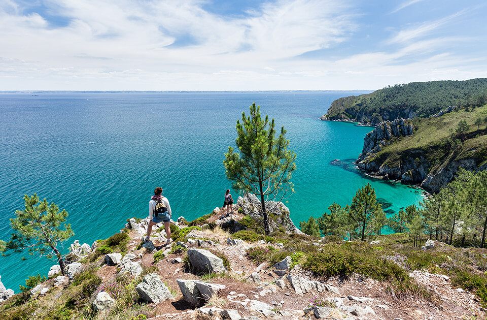 GR34 le sentier des Douaniers aux alentours du camping Pors Peron près de la baie des trépassés en Bretagne