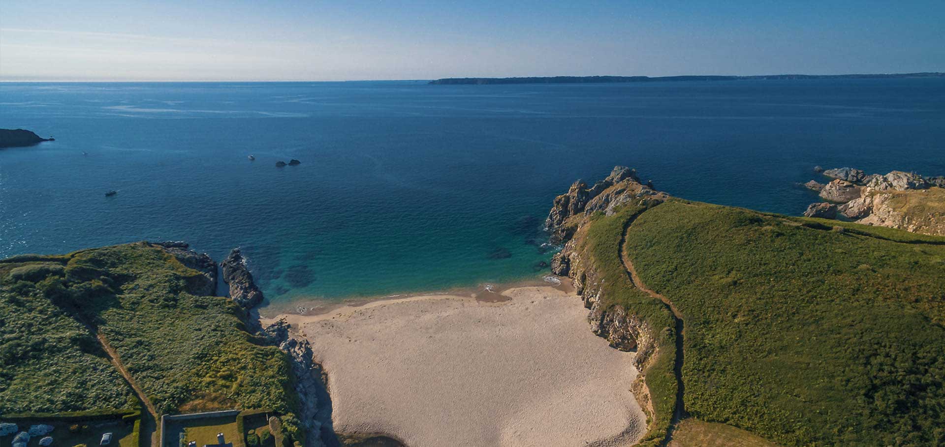 Campsite Pors Peron campsite in Brittany is located in the wonderful Cap Sizun Peninsula
