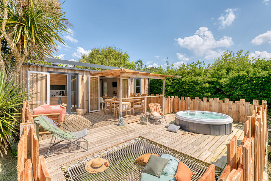 Eden mobiele woning met terras te huur op de Pors Perón camping, camping in het zuiden van Finistère