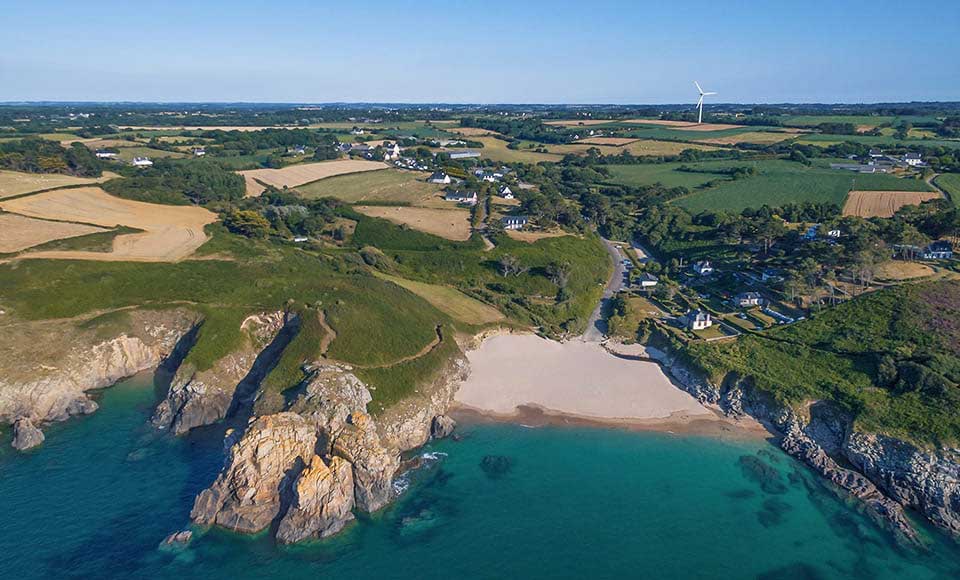 Vue aérienne de la magnifique péninsule du Cap Sizun en Bretagne Occidentale