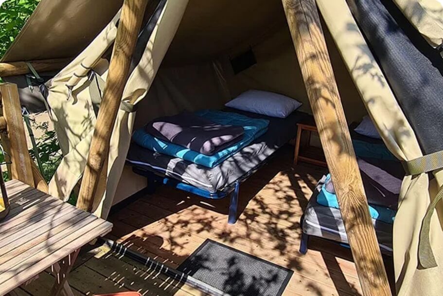 Moorea-Zelt, Unterkunft für Wanderer in der Bretagne auf dem Campingplatz Pors Perón, Campingplatz im südlichen Finistère